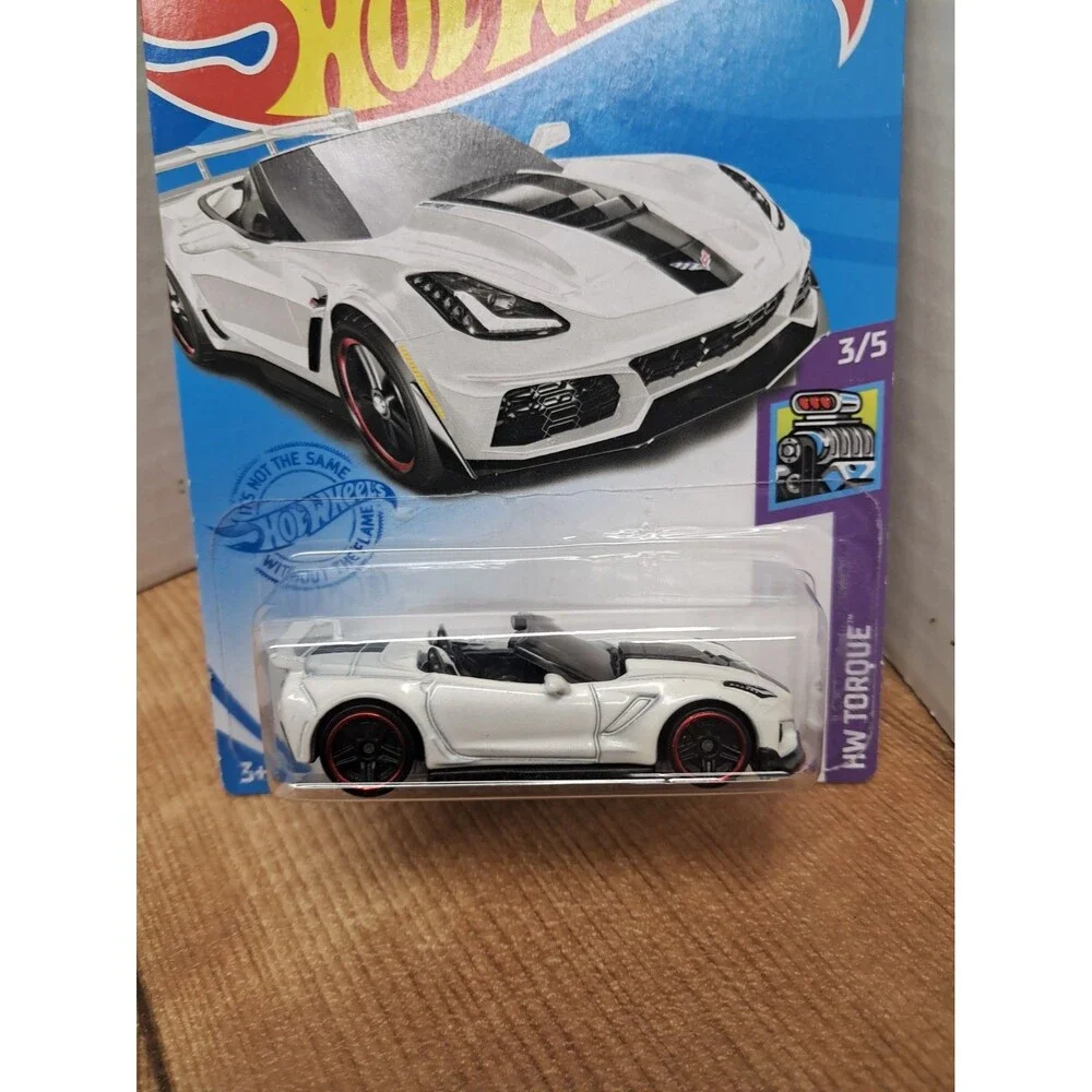 Hot Wheels '19 Corvette ZR1 Convertible White #134 134/250 2021 HW Torque 3/5